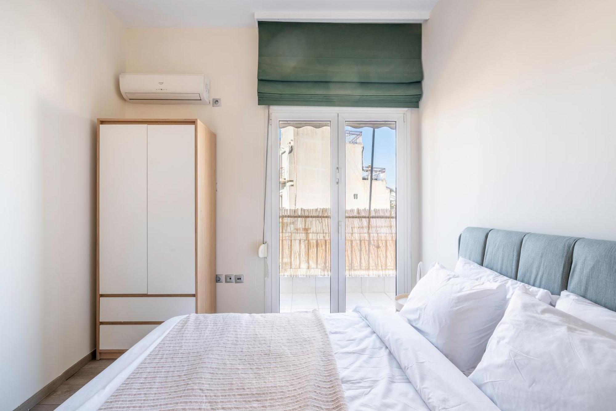 City Oasis: Newly Renovated 2Br Apt In City Center 아테네 외부 사진