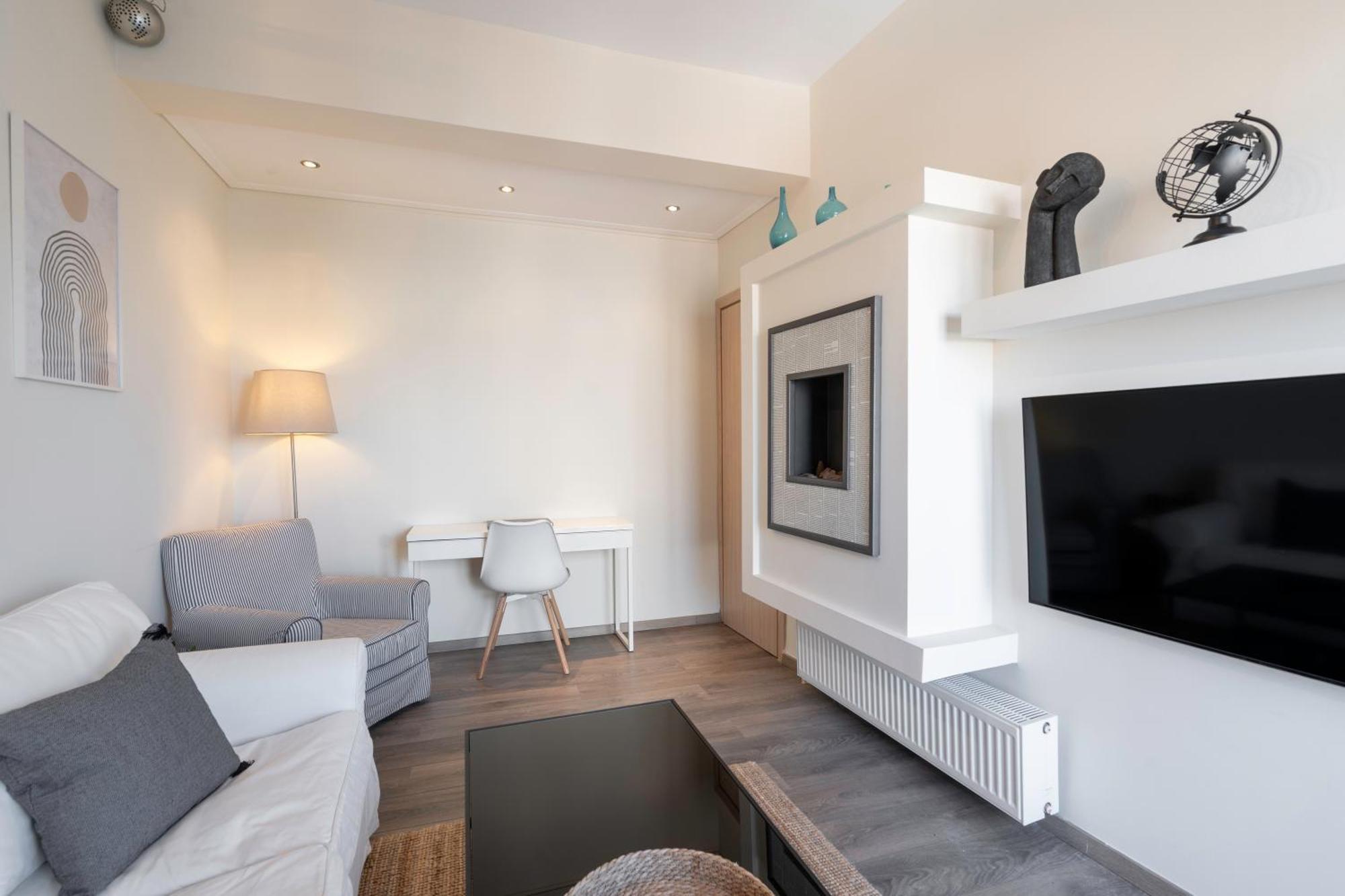 City Oasis: Newly Renovated 2Br Apt In City Center 아테네 외부 사진